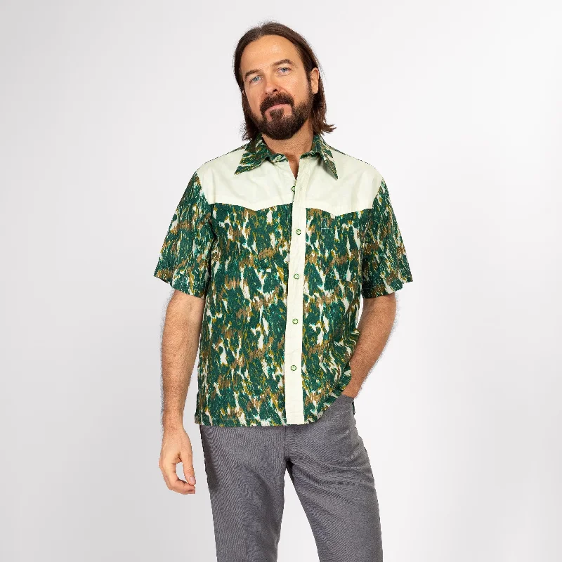 Medium 80s African Green & White Block Print Shirt Lace Blend Ribbed Blend Corduroy Blend Medium 80s African Green & White Block Print Shirt Lace Blend Ribbed Blend Corduroy Blend