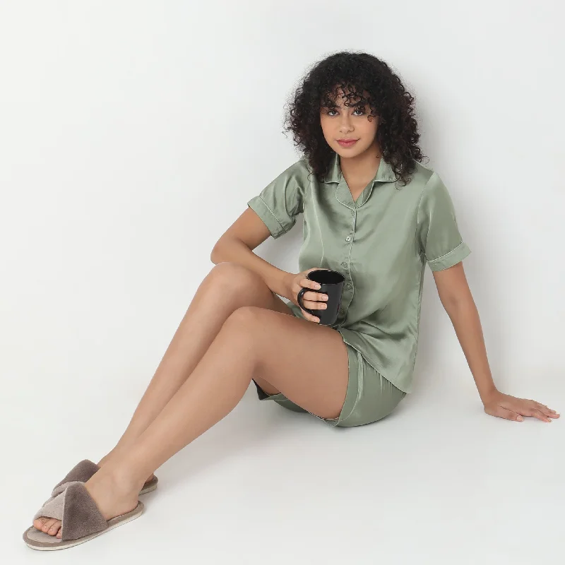 Regular Fit Solid T-shirt with Shorts Sleepwear Set Fleece Nylon Spandex